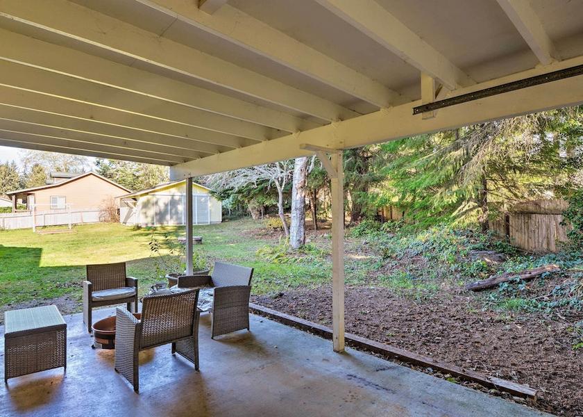 California Crescent City Interior Entrance