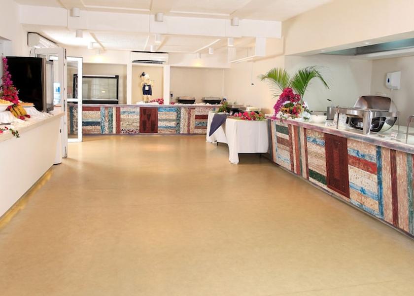 Rivière Noire Flic-en-Flac Buffet