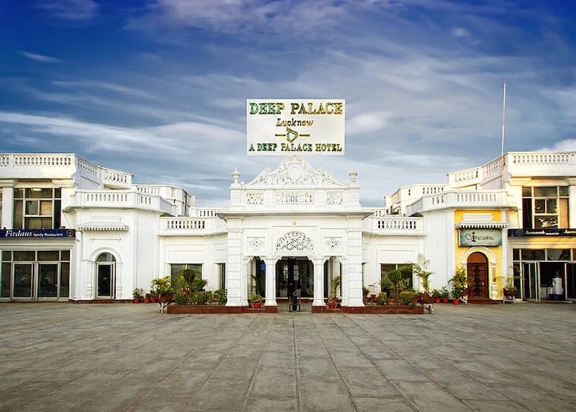 Uttar Pradesh Lucknow Facade