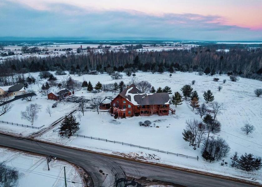 New York Plattsburgh Exterior Detail