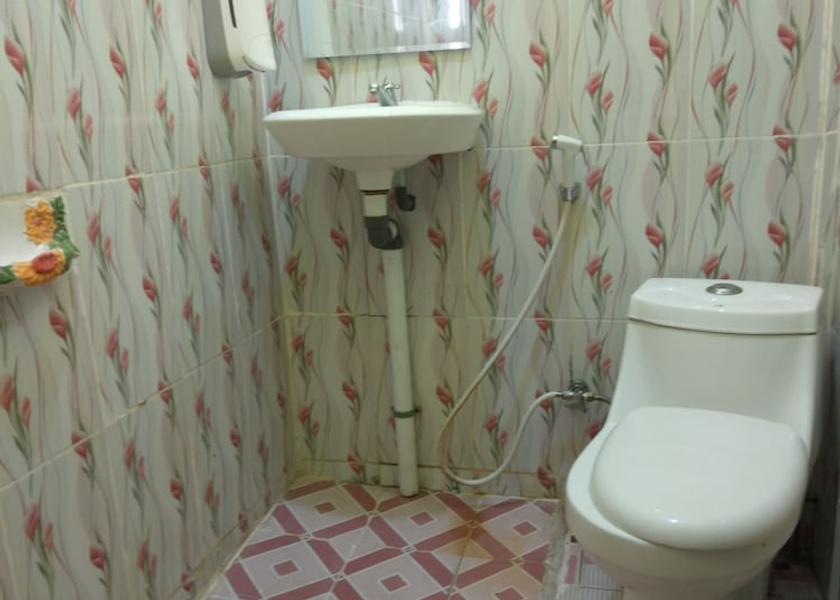  Palembang Bathroom