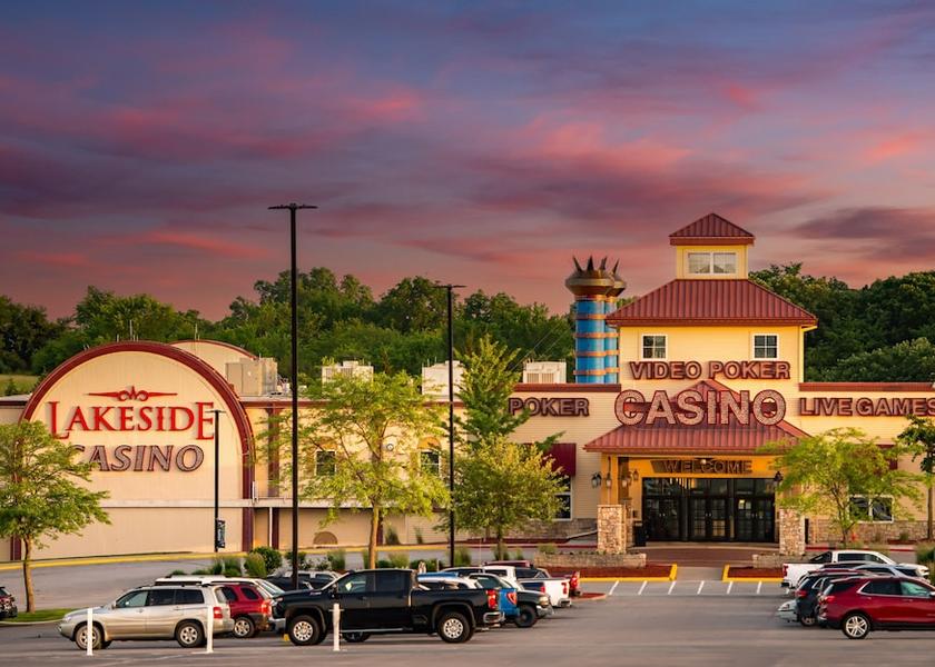 Iowa Osceola Facade