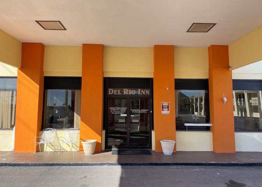 Texas Del Rio Exterior Detail