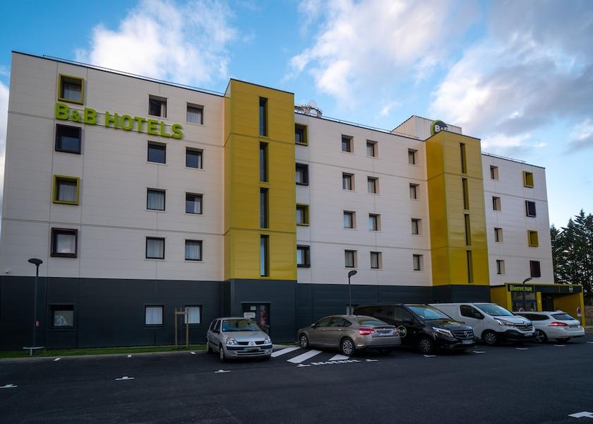 Brittany Bruz Facade