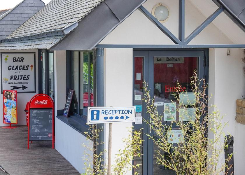 Brittany Carnac Reception