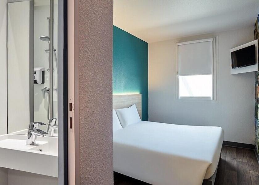 Hauts-de-France Coquelles Room