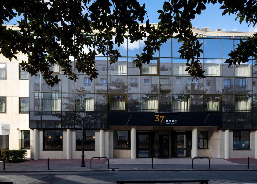 Île-de-France Courbevoie Exterior view