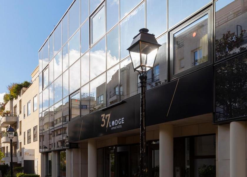 Île-de-France Courbevoie Exterior view