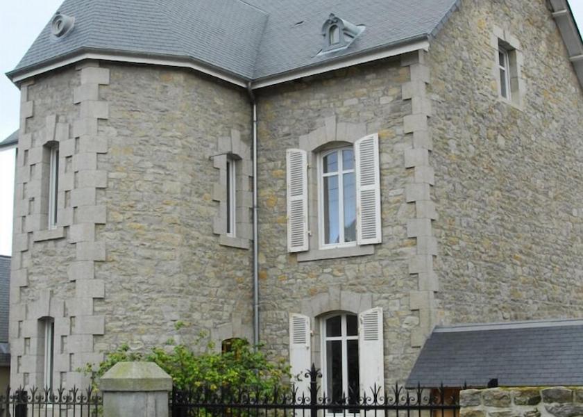 Brittany Dinan Primary image