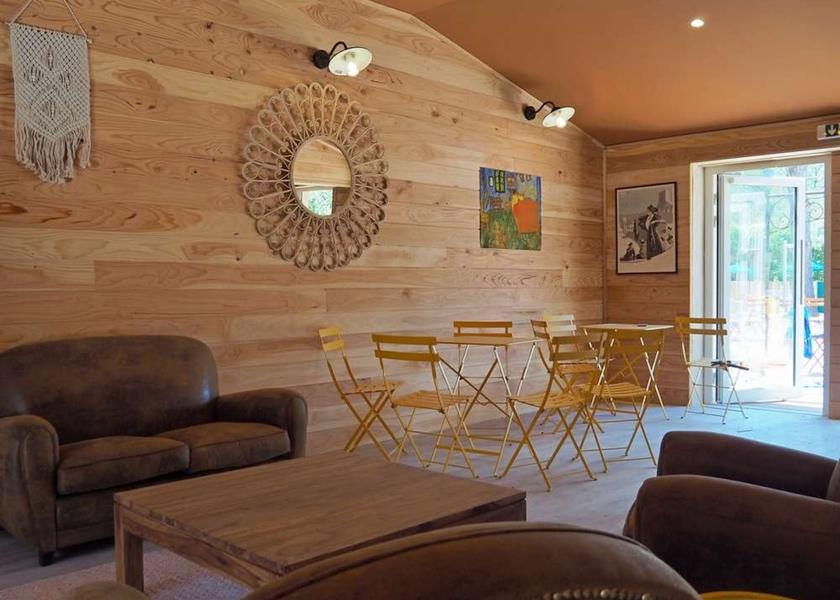 Provence - Alpes - Cote d'Azur Fontvieille Lobby