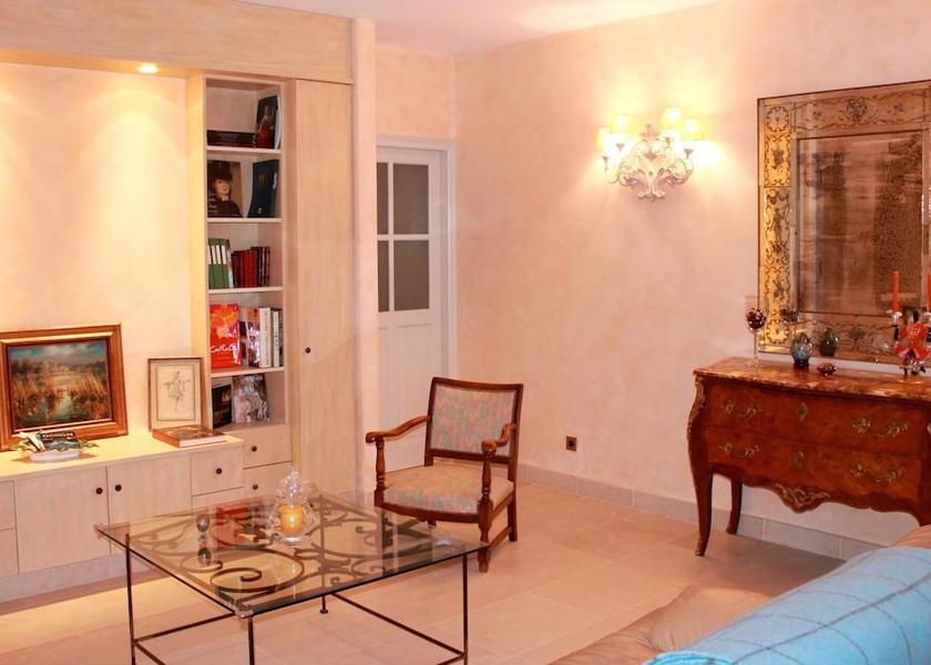 Auvergne-Rhone-Alpes Grignan Living Area