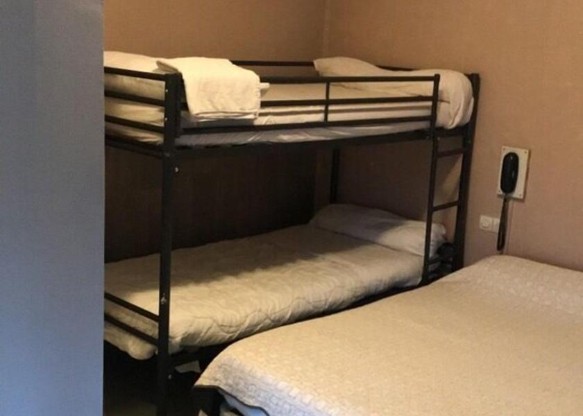 Pays de la Loire Le Mans Room