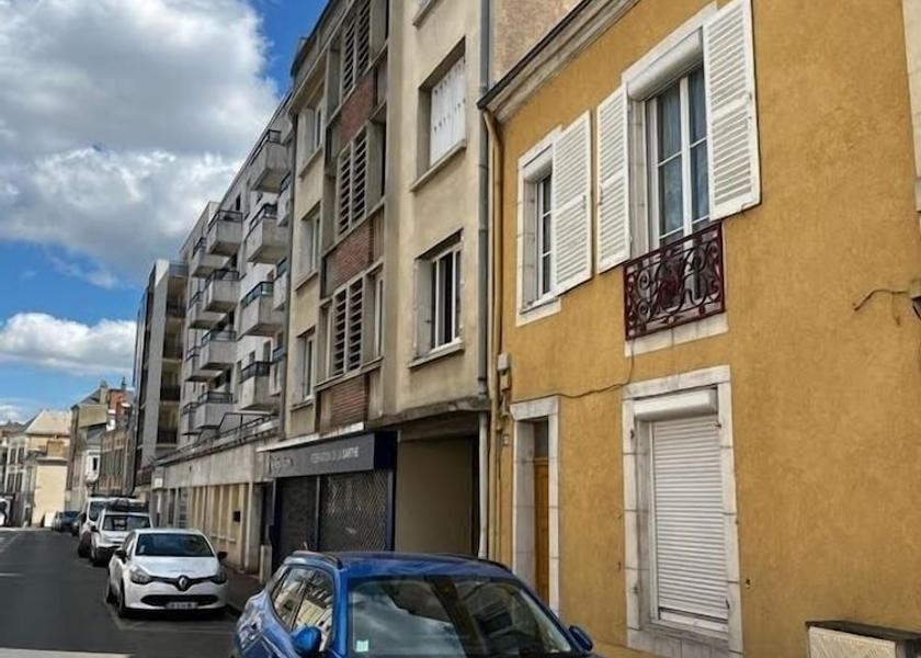 Pays de la Loire Le Mans Exterior Detail