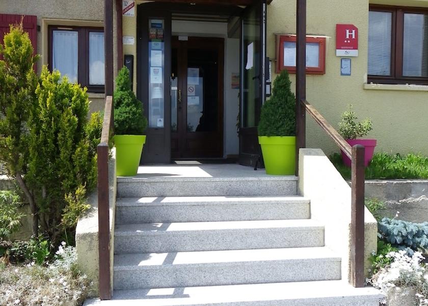 Occitanie Les Angles Entrance