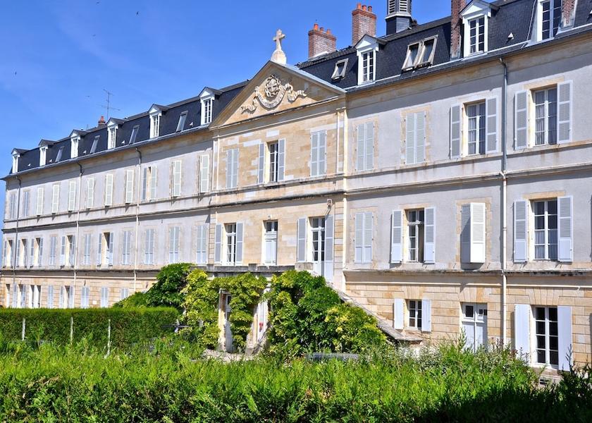 Bourgogne-Franche-Comte Nevers Facade