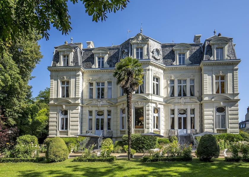 Pays de la Loire Saumur Exterior Detail