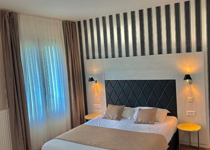 Auvergne-Rhone-Alpes Thoiry Room
