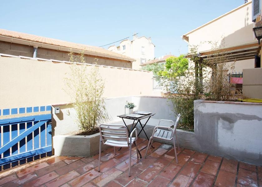 Var Toulon Exterior Detail