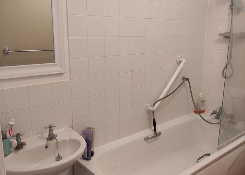 England Borehamwood Bathroom