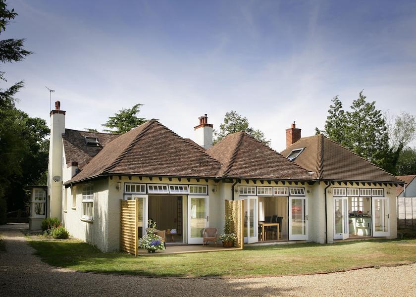 England Brockenhurst Exterior Detail