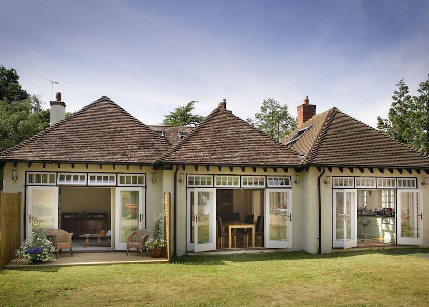 England Brockenhurst Exterior Detail