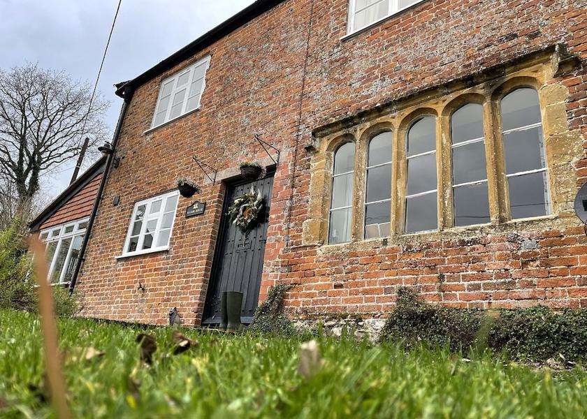 England Chard Exterior Detail