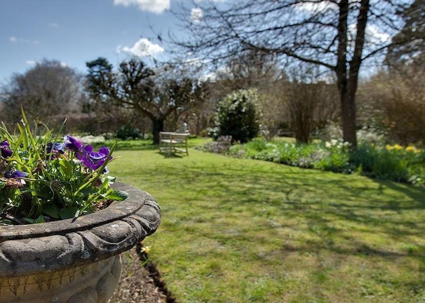 England Chipping Norton Property Grounds