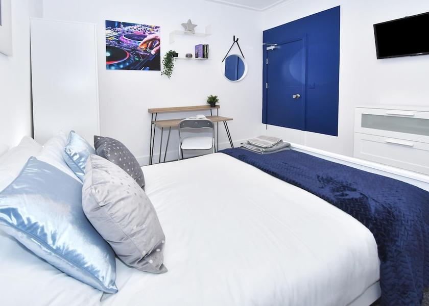 England Crewe Room