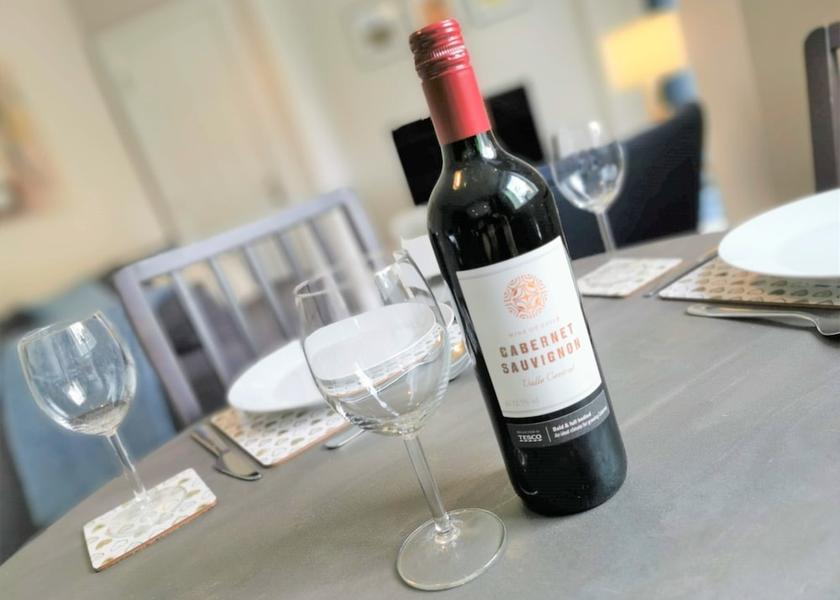 England Dorking In-Room Dining