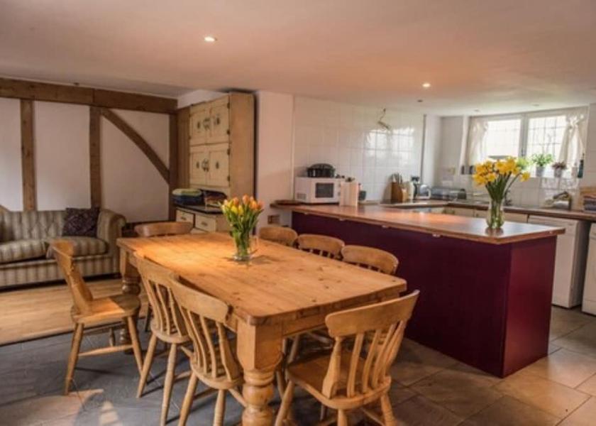 England East Grinstead Interior Entrance