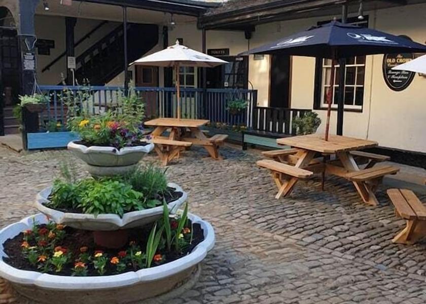 England Faringdon Courtyard