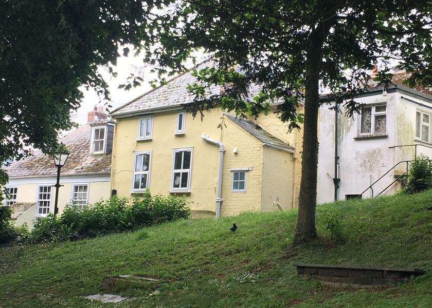 England Fowey Exterior Detail