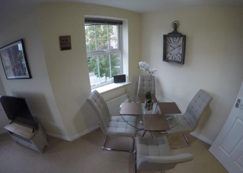 England Grantham In-Room Dining