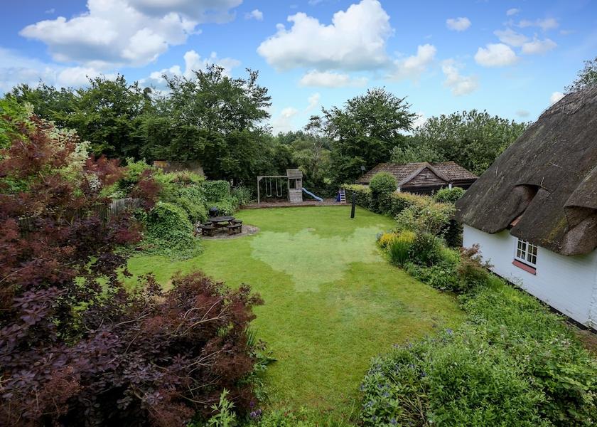 England Newport Pagnell Property Grounds