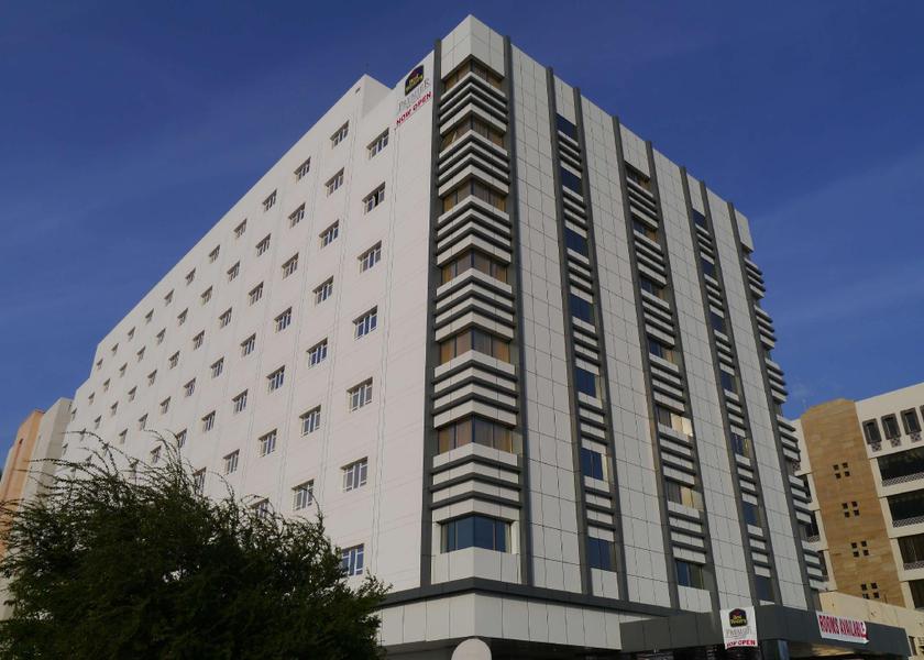  Muscat exterior view