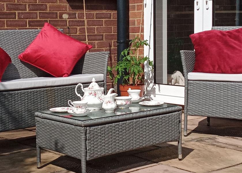 England Sevenoaks Exterior Detail