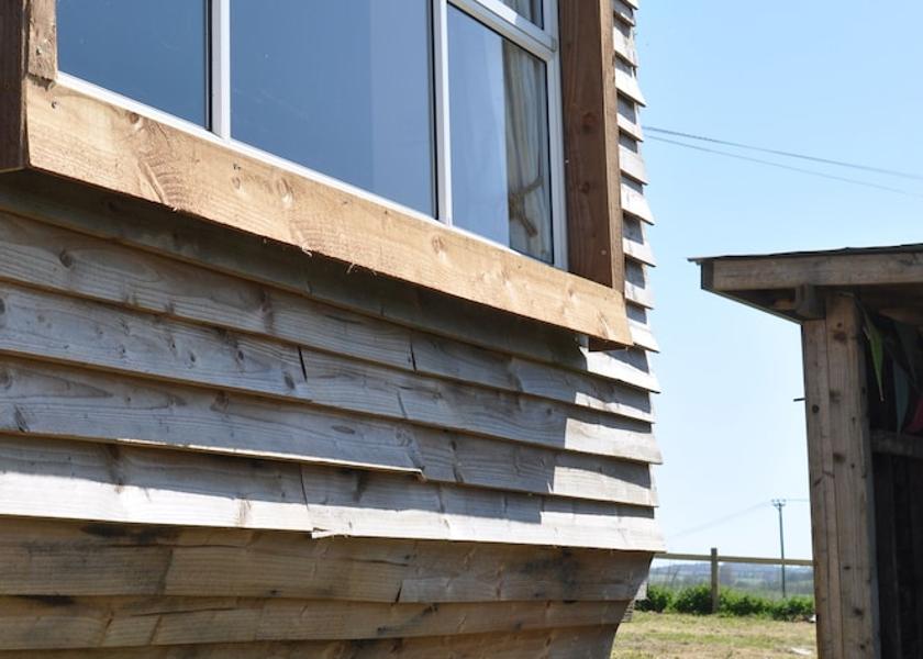 England Shaftesbury Exterior Detail