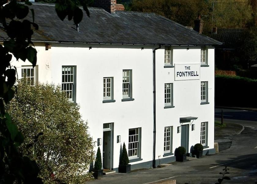 England Shaftesbury Exterior Detail