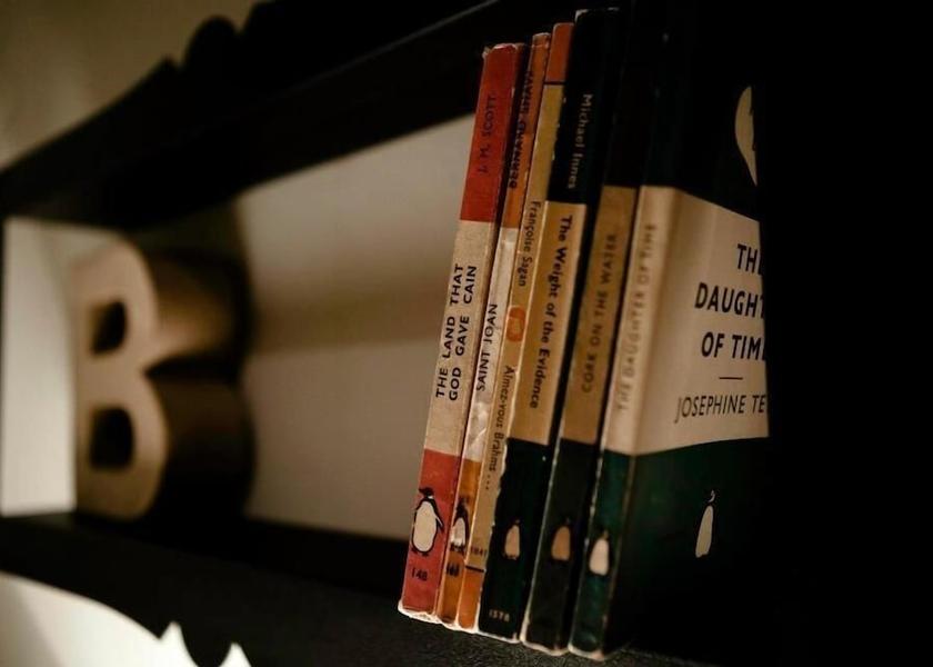 England Shaftesbury Interior Entrance