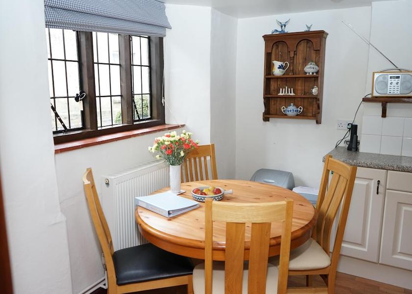 England Shaftesbury Dining Area