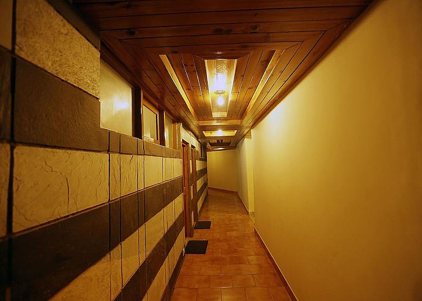 Himachal Pradesh Manali Hallway