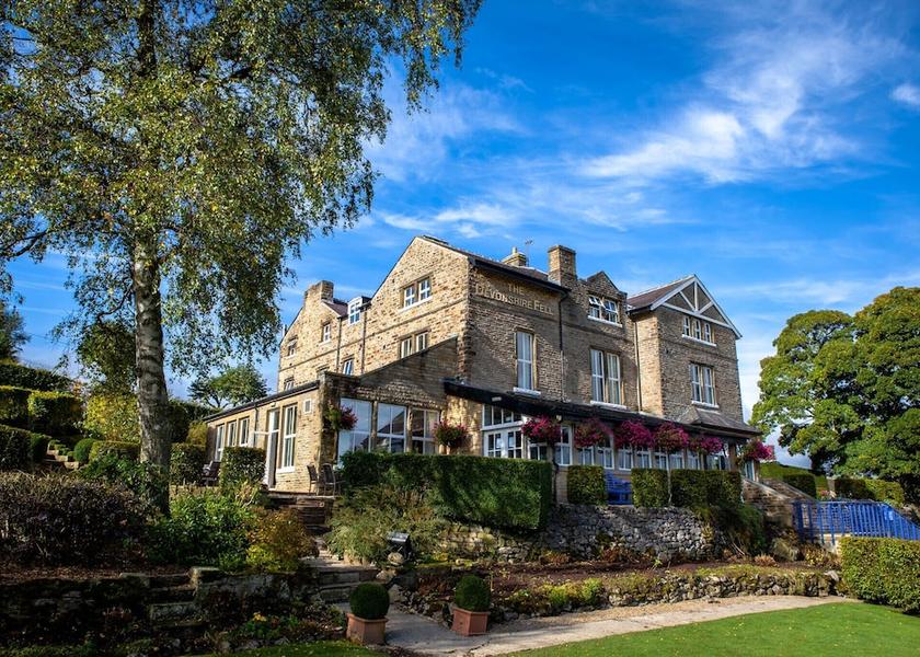 England Skipton Exterior Detail