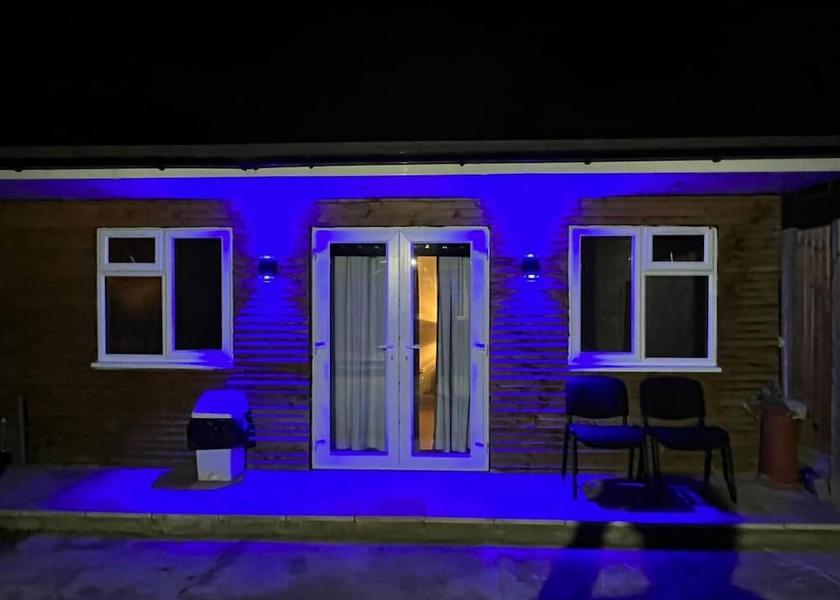 England Staines Exterior Detail