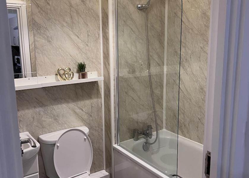 England Staines Bathroom