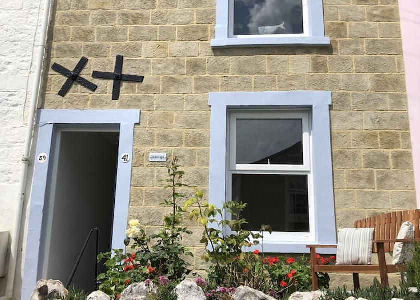 England Ventnor Exterior Detail