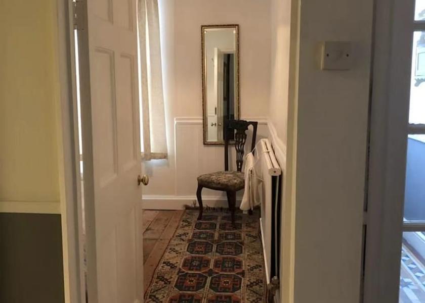 England Wallingford Interior Entrance