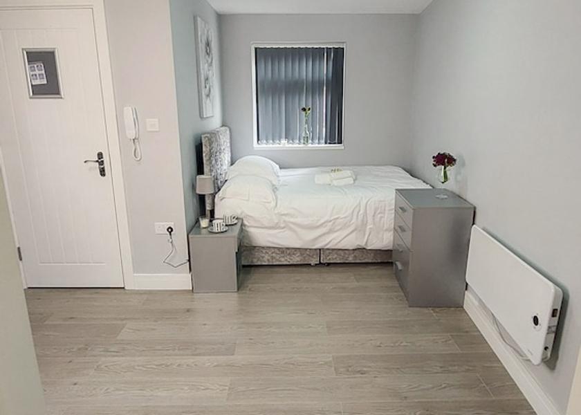 England West Bromwich Room