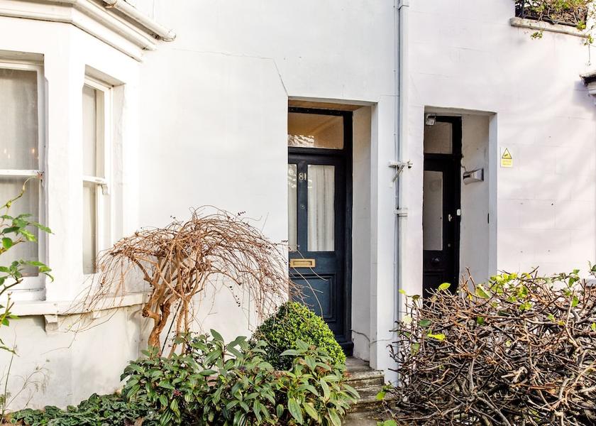 England Winchester Exterior Detail