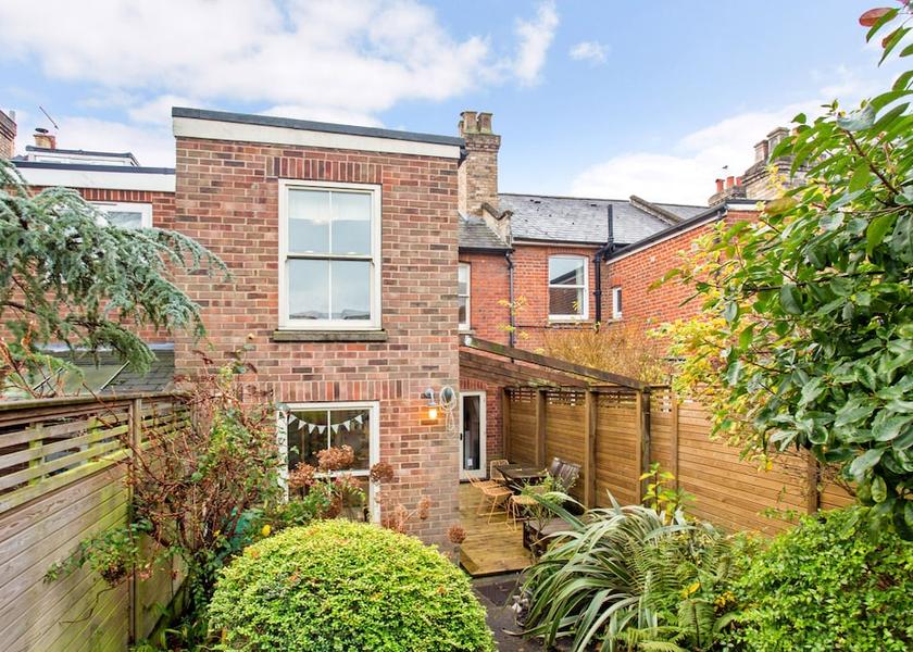 England Winchester Exterior Detail