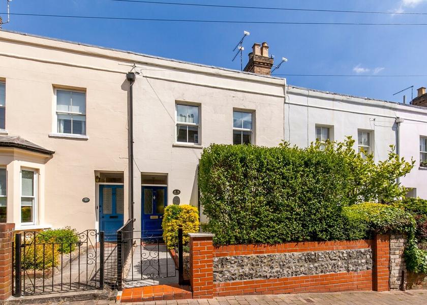 England Winchester Facade